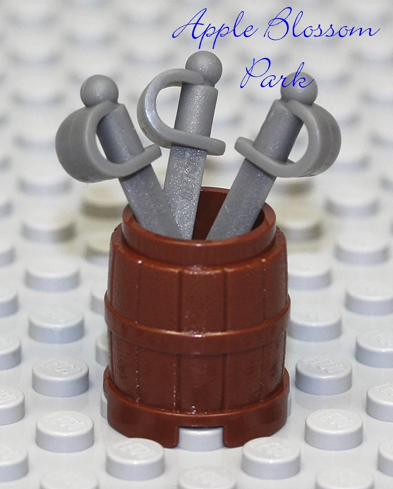 НОВАЯ минифигурка LEGO Castle КОРИЧНЕВЫЙ СТВОЛ с 3 темно-серыми пиратскими ножами мечами оружием - Изображение 1 из 1