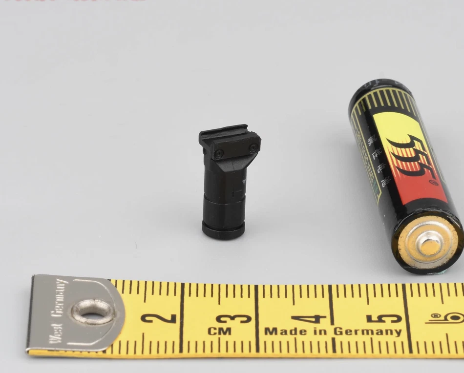 Grip for DAMTOYS DAM 78100 FSB SVD 1/6 Scale Figure - Image 1 of 1