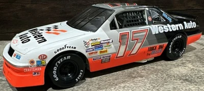 Darrell Waltrip #17 Western Auto 1:18 Ertl NASCAR Diecast Foto 1 de 4