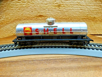 TYCO HO Scale 43' SHELL Single Dome Silver Tank Car - Image 1 of 4
