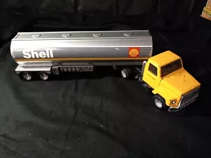 Ertl, 1:32 Shell Super Tanker Diecast Model Vehicle preowned No Box (F25) - Picture 1 of 6