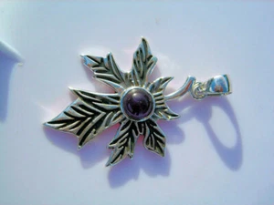 925 Sterlingsilber Handarbeit Ahornblatt mit Amethyst Mitte Anhänger kostenloser Versand - Bild 1 von 5
