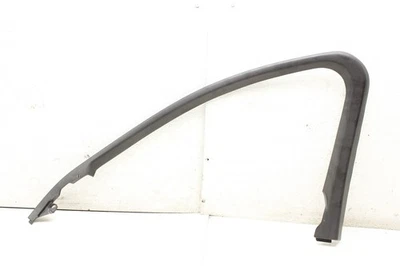 Mercedes-Benz C63 AMG 2017 marco de puerta delantera derecha moldura  Foto 1 de 4