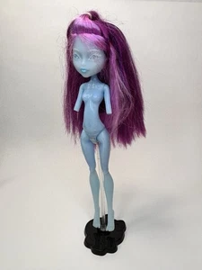 Monster High Haunted Student Spirits Kiyomi Haunterly Puppe ohne Arme - Bild 1 von 9