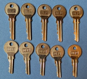 10 vintage KEYS, DLP #1001 & #7725 - Picture 1 of 2
