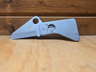 Vintage Spyderco Japan AUS-6 SpyderCard Frame Lock Flat Knife - Plain blade - Image 1 of 4