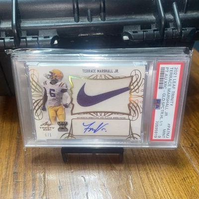 2021 Leaf Trinity Terrance Marshall Jr 1/1 Nike Swoosh Patch Auto Gold Spectrum - Image 1 of 3