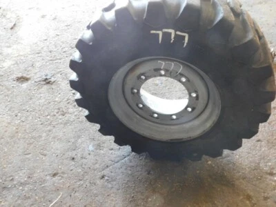 (4) Neumático y llanta Titan 8 pl 12-6,5 etiqueta #777outs Foto 1 de 4
