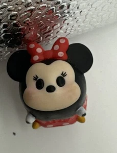 Disney Vinyl Tsum Tsum #104 MINNIE Small Mint OOP - Picture 1 of 7