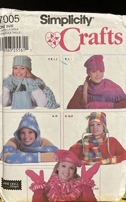 Simplicity Crafts 7005  one size Fleece accessories Sewing patterns - Image 1 of 3