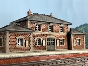 Z Gauge Model Railway Building Bavarian Style Station Unpainted Resin Model Kit - Picture 1 of 6