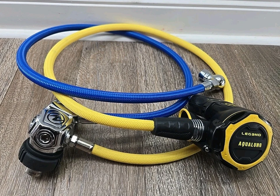 Aqualung Legend 3 Octopus Regulator Gear DIN 300 Bars with 2 Hoses - Image 1 of 4