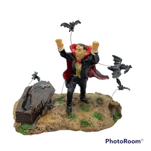 2007 Lemax Spooky Town Vampire and Bats # 73613 - Picture 1 of 5