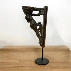 Antique Wooden Bracket with Cherub Carving - Picture 1 of 2
