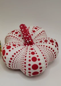 Llavero de peluche rojo Japón Yayoi Kusama escultura suave mascota calabaza - Imagen 1 de 2