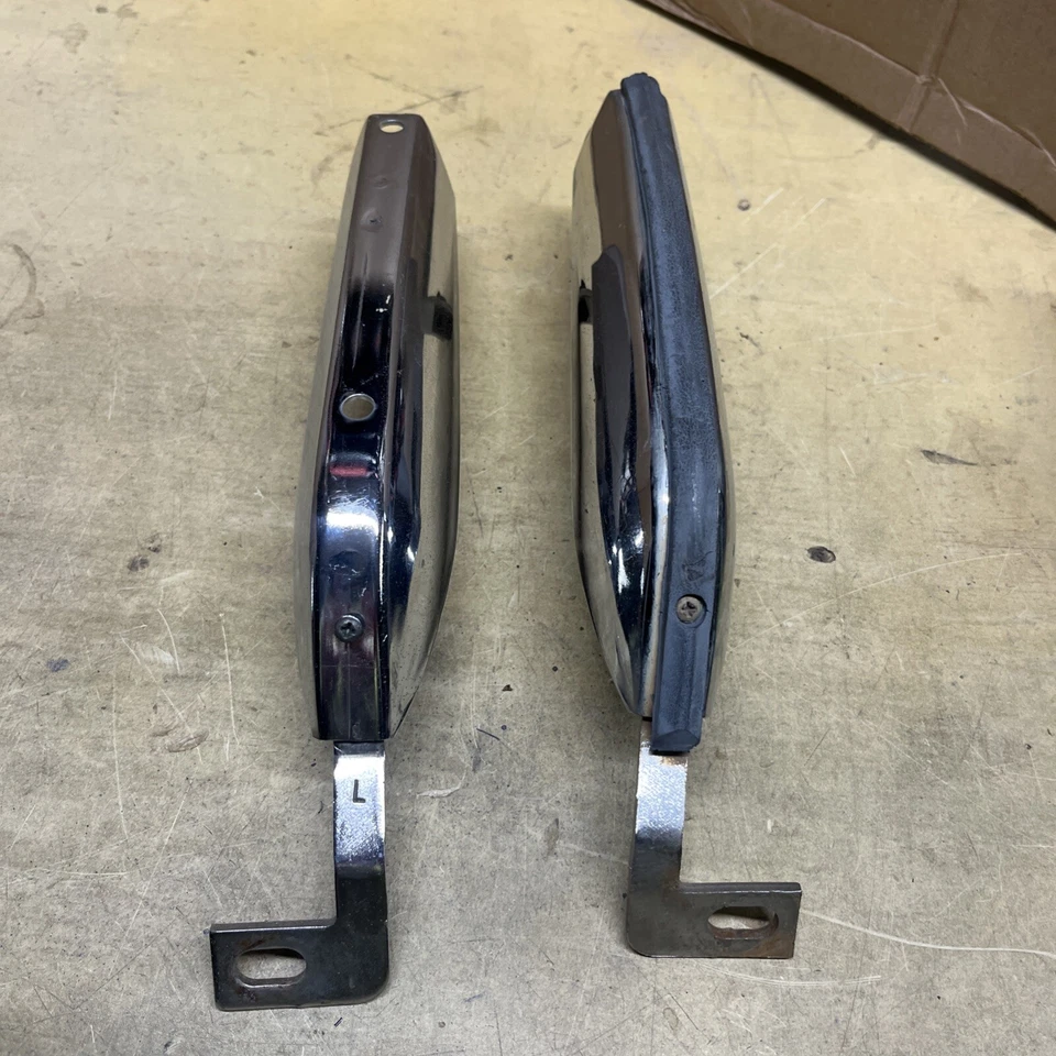 Protector de parachoques delantero cromado Ford Mustang 1967 1968 uno tiene la almohadilla Foto 1 de 4