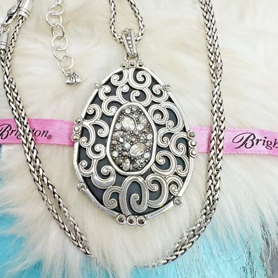 Collar Ovalado Placa Plata Instintos Elegantes Cristal Brighton LOVE REINS Foto 1 de 4