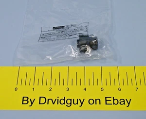 Amphenol 100109-930 C016 20G003 100 12 Circular Connector; 4 Position; Female - Picture 1 of 4