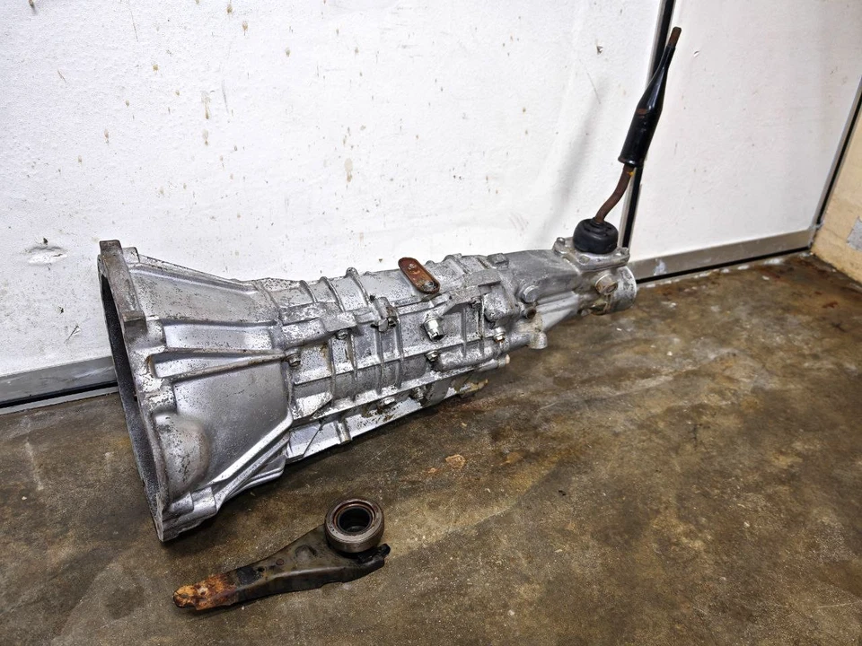 TOYOTA COROLLA AE86 4AGE RWD T50 GEARBOX MANUAL 5-Speed TRANSMISSION 16V/20V - Image 1 of 4