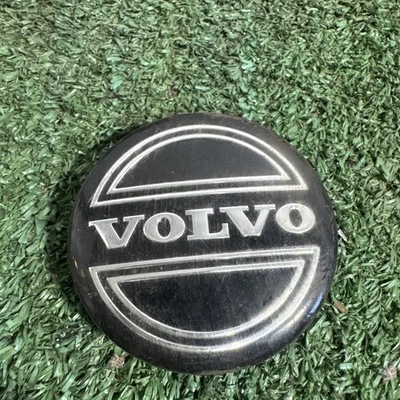 Volvo Black Single Center Cap 30666913 S60 V70 XC70 S80 XC90 XC60 S40 V50 C70 C3 - Image 1 of 4