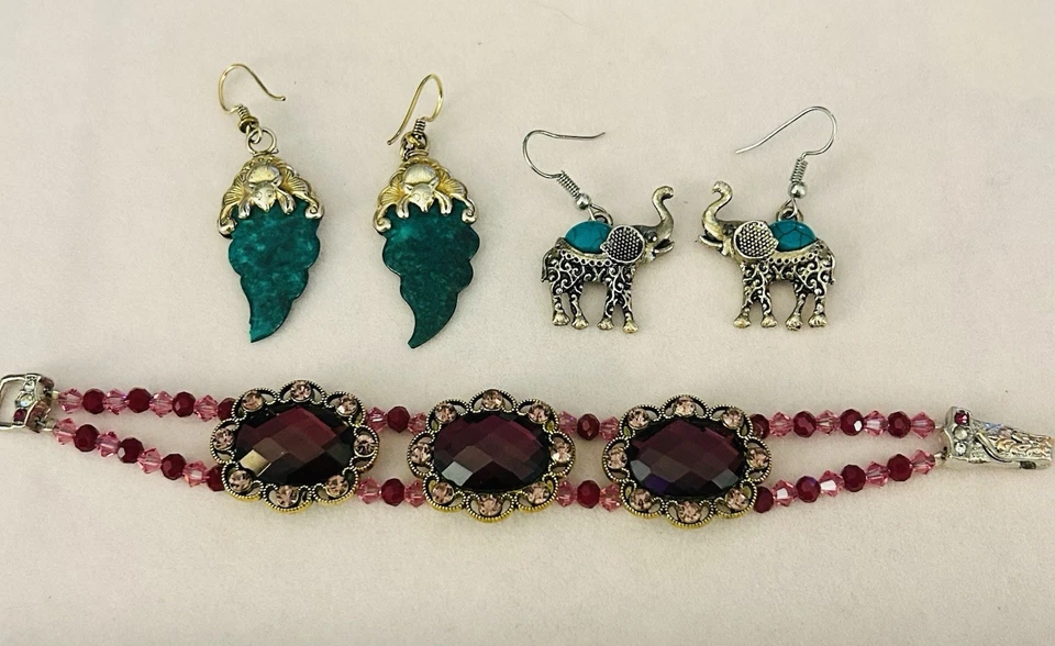 Colección de joyas bohemias: 2 pares de pendientes con motivo animal y pulsera vintage   Foto 1 de 4