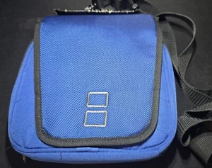 Estuche de transporte oficial marca Nintendo OEM Nintendo DS Lite XL DSi azul + correa en muy buen estado - Imagen 1 de 6