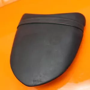 2004 2005 KAWASAKI NINJA ZX10R OEM REAR BACK PASSENGER TANDEM SEAT PAD SADDLE - Picture 1 of 10