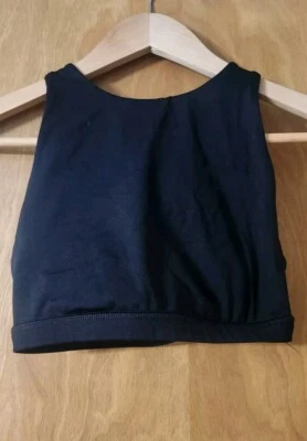 Sujetador deportivo Forever 21 negro con espalda cruzada entrecruzada Foto 1 de 3