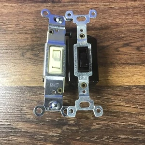 2 interruptores de luz vintage de 15 A desajustados, Eagle and Pass & Seymour - Imagen 1 de 2