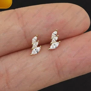Aretes perforadores de cartílago trío de diamantes genuinos de oro amarillo macizo de 14K - Imagen 1 de 8