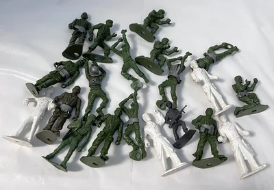 Lote de 20 figuras MPC de colección soldados de juguete años 60 verde ejército hombres soldados de batalla 2,5" Foto 1 de 4