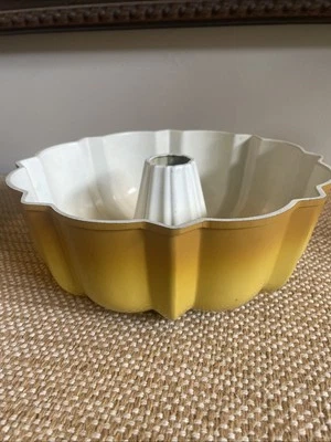 BS5 vintage Gold Nordic Ware Bundt Tube yellow Pan 6 Cup Heavy Cast Aluminum 8"  - Image 1 of 4