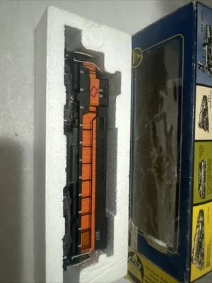 AHM Ho Scale Alco Century 424 Milwaukee Road Diesel Locomotive For Train Set - Image 1 of 4
