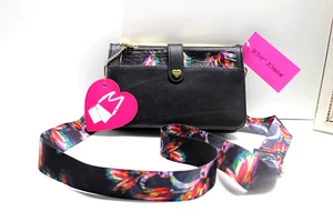 Betsey Johnson Crossbody Purse XOHANNAH Pullout Pouch Adj Web Strap Blk Multi - Picture 1 of 13
