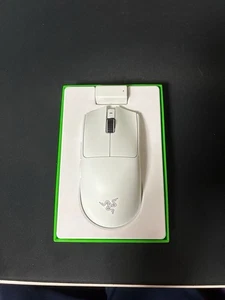 Razer Viper V3 Pro White Edition Gaming Mouse Used/Tested - Picture 1 of 3
