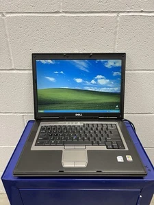 Ordinateur portable série DELL LATITUDE D820 Core 2 Duo 1 Go RAM 120 Go HDD NVIDIA WINDOWS XP - Photo 1/12