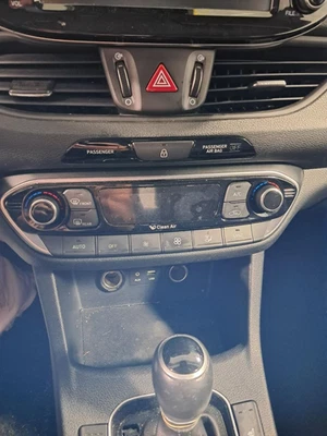 Control de temperatura hatchback GT OEM 18-20 ELANTRA 404758 Foto 1 de 4