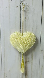 Ornamento ricordo natalizio vintage con cuore rivestito di perle natalizie - Foto 1 di 7