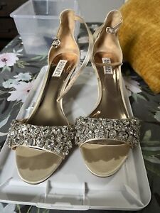 Badgley Mischka gold  women's kitten  high heels size 10