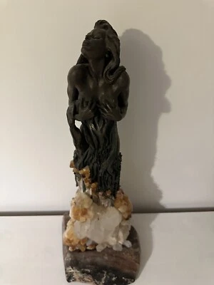 Escultura de bronce Ebano "Modestia" de la colección Vidal. Foto 1 de 3