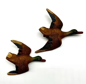 2 Miniatur handbemalte fliegende Enten Vögel Stockente Harz hängend Sport Jagd - Bild 1 von 6