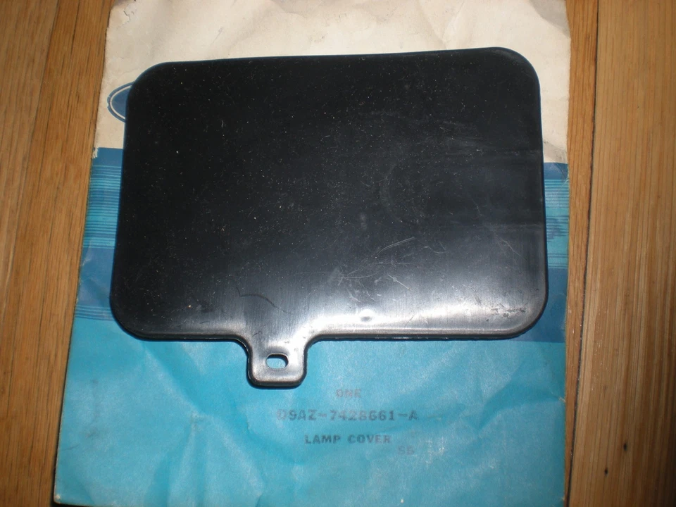 NOS 1979 - 1989 FORD LTD CROWN VICTORIA WAGON STORAGE COMPARTMENT COVER - Image 1 of 1