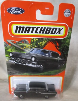 Matchbox serie 1-100 #10 1957 Ford Custom 300 en negro escala 1/64 fundido a presión Foto 1 de 4