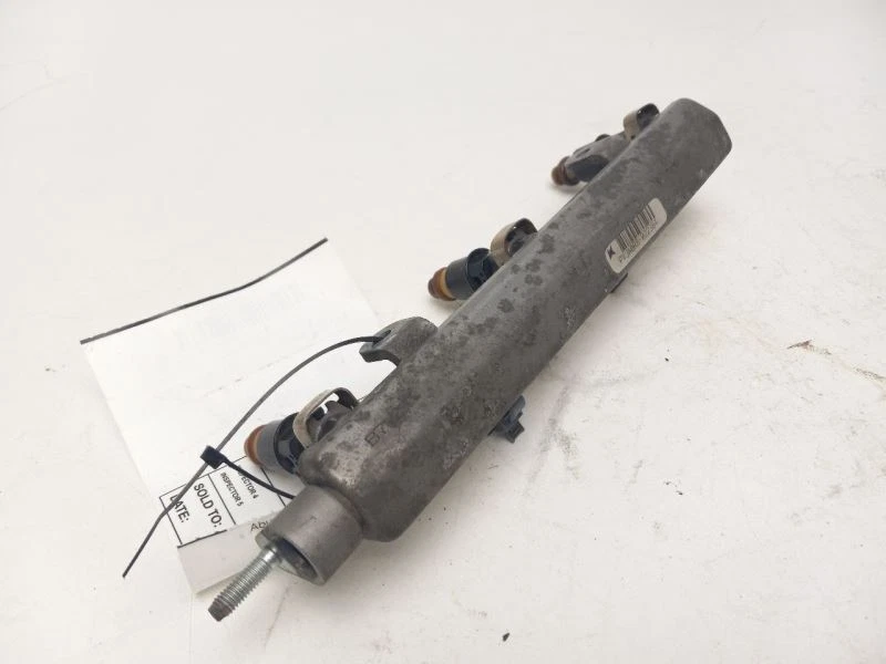 2006 - 2017 HONDA PILOT RIGHT SIDE FUEL RAIL - Image 1 of 4