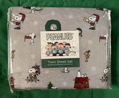 New Peanuts Snoopy Woodstock Santa Doghouse Christmas Holiday Twin Sheet Set - Image 1 of 3