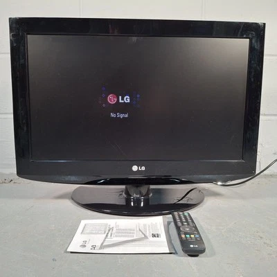 LG 26lh2000 HD Ready 26” TV Freeview HDMI with Remote Control And Manual - Image 1 of 4