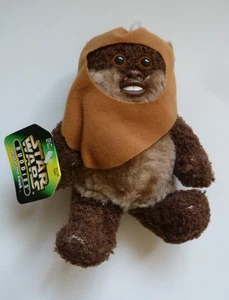 STAR WARS Buddies Wicket Plush Toy 1998 Green Card Kenner Hasbro NOC! - Picture 1 of 3