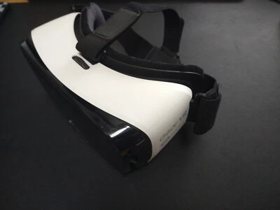 Samsung Gear VR Goggles Powered By Oculus- SM-R322 - Used  - No Cables - Image 1 of 4