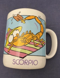 Taza de café vintage SCORPIO taza de picnic escorpión años 90 zodiaco astrología divertida - Imagen 1 de 7