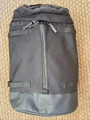 Mochila Everyman HIDEOUT PACK Negra Parte Inferior Balística de Nylon y PVC Impermeable Foto 1 de 4